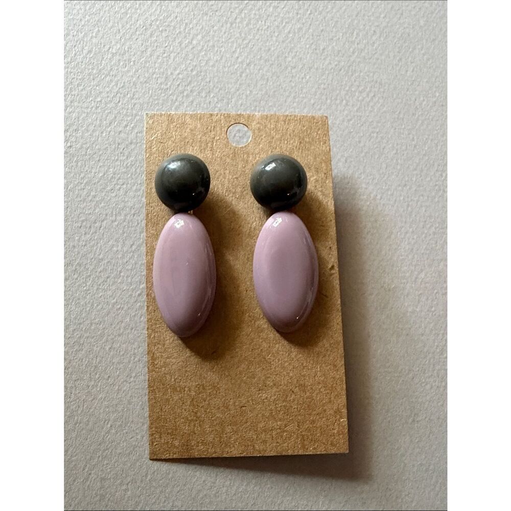 Elegant Lavender Drop Earrings A1966 - Picture 2 of 2